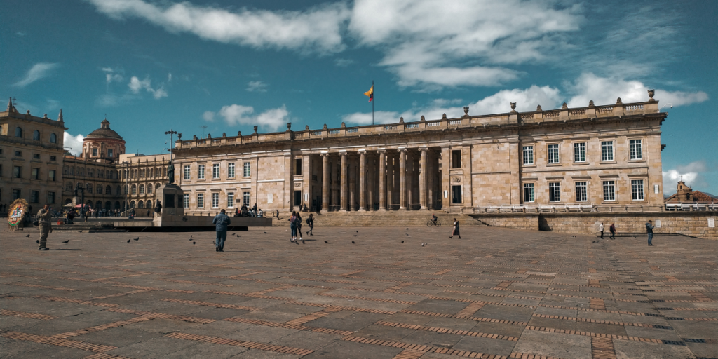 Una experiencia exclusiva: Bogotá para los viajeros más exigentes.  Conozca de cerca la magia que esconde esta hermosa ciudad.