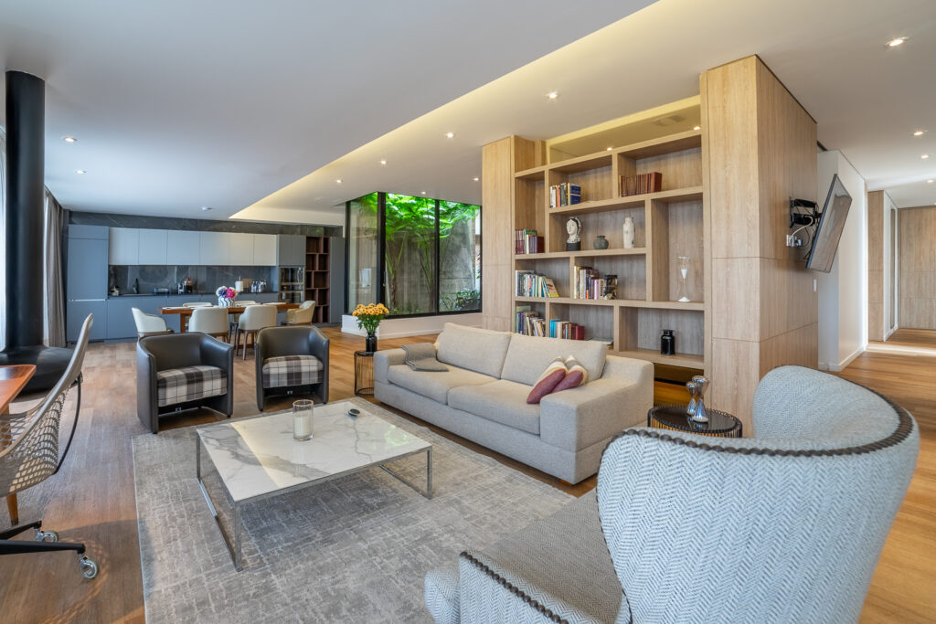 Amplios espacios del Air House, Cassa Luxury Homes, Bogotá, Colombia.