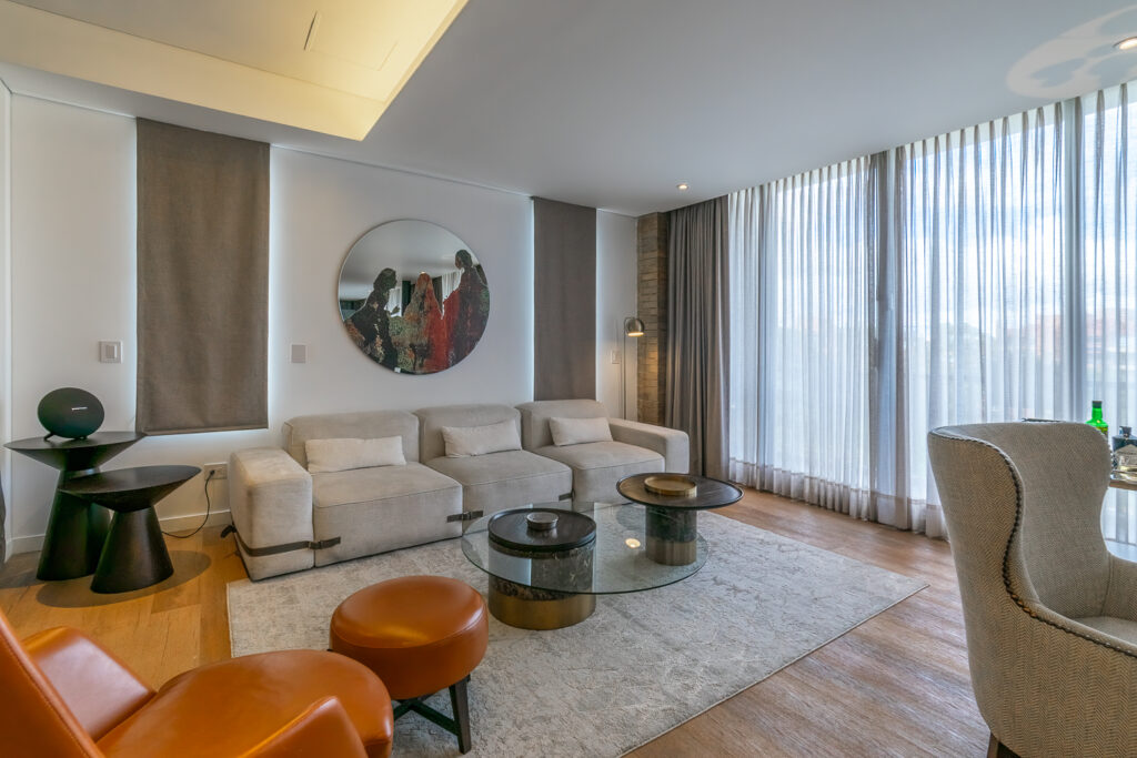 Amplios espacios del Air House, Cassa Luxury Homes, Bogotá, Colombia.