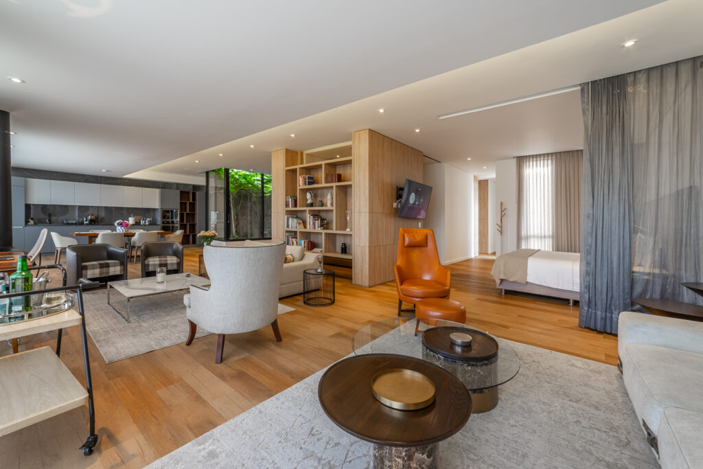 Amplios espacios del Air House, Cassa Luxury Homes, Bogotá, Colombia.