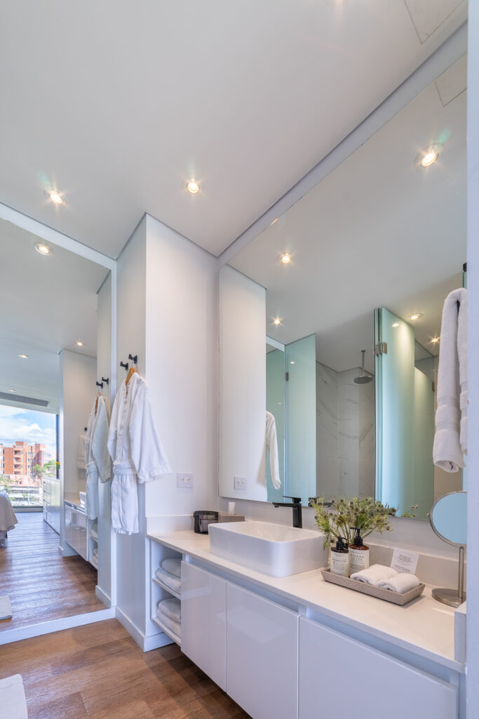 Baño del Flat Park, Cassa Luxury Homes, Bogotá, Colombia