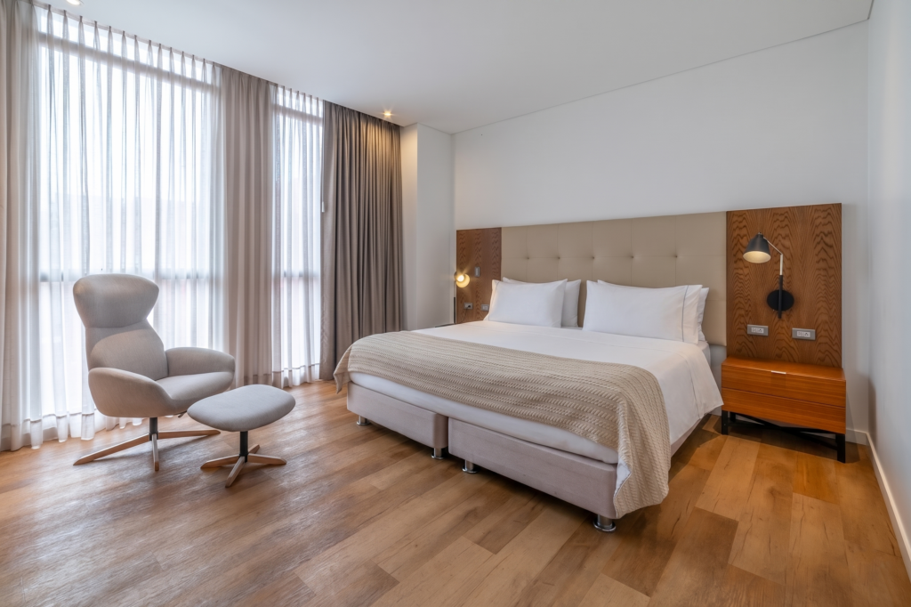 Cama del Penthouse 94M, Cassa Luxury Homes, Bogotá, Colombia.